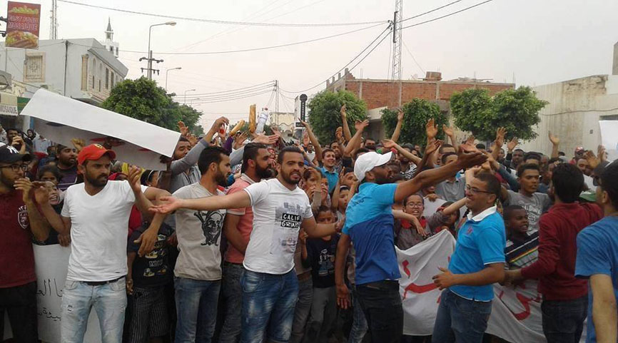 أهالي مدينة بوشمّة من ولاية قابس ينفذون إضرابا عاما