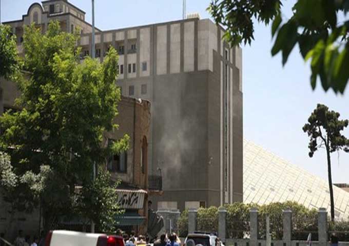 مسؤول إيراني يعلن مقتل 12 على الأقل في هجومي طهران