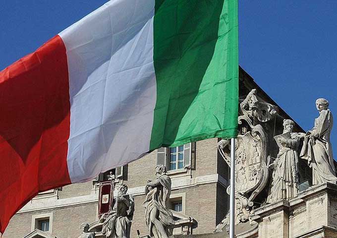إيطاليا: سنوقف المدفوعات للاتحاد الأوروبي إذا لم يعد توزيع المهاجرين