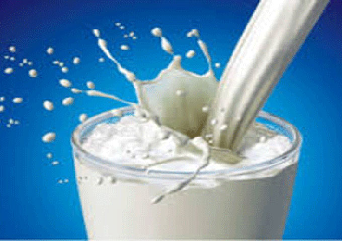 الغرفة النقابية لصناعة الحليب ومشتقاته تهدد بالتوقف على قبول وإنتاج الحليب مع موفى شهر جانفي الجاري