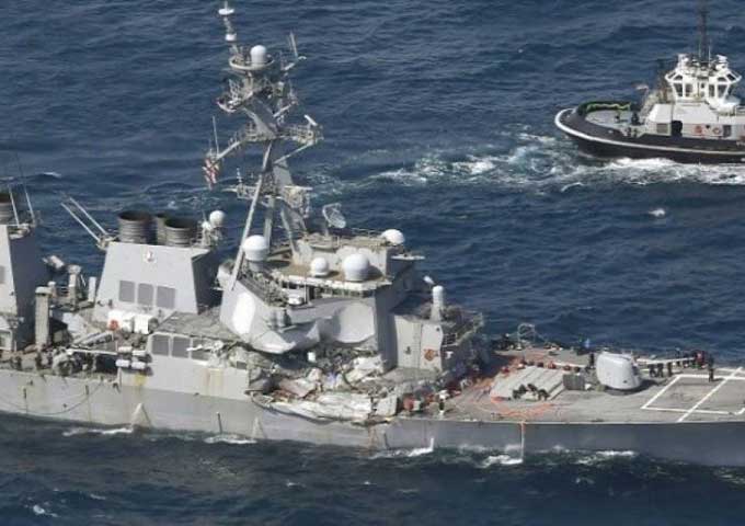 البحرية الأمريكية تنتشل جميع جثث البحارة المفقودين بعد حادث تصادم