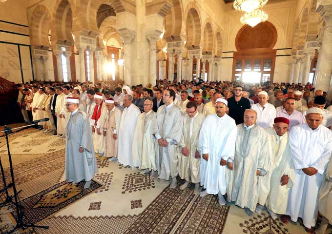 رئيس الجمهورية الباجي قايد السبسي يؤدي صلاة عيد الفطر ويتوجه بكلمة إلى الشعب التونسي