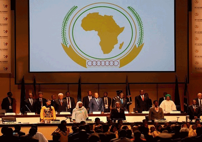 الرئيس الكنغولي يوجه دعوة إلى قايد السبسي لحضور قمة تبحث مساهمة الاتحاد الإفريقي في تسوية الأزمة في ليبيا