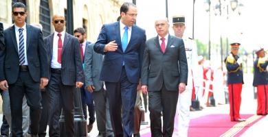 حفل استقبال رسمي للوزير الأول الفرنسي بقصر الحكومة بالقصبة